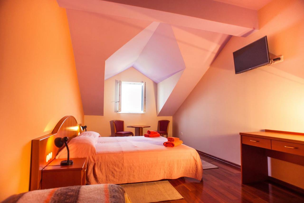 Boutique Hotel Tomic 洛帕德 外观 照片